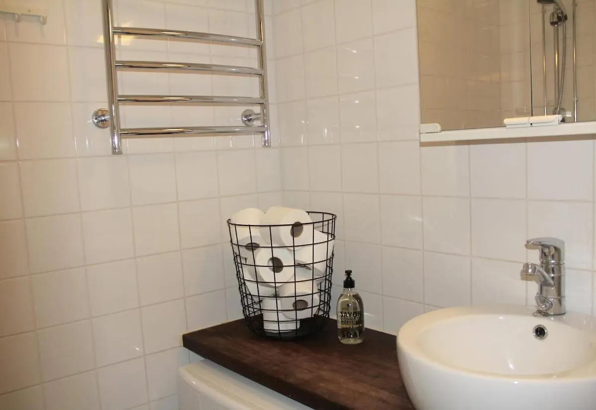 Helsinki Punavuori Top Floor 45 M2 فنلندا